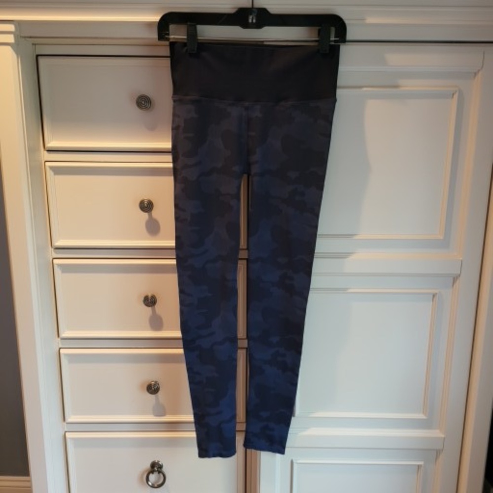 Splendid Size Small Camo Pattern Navy Leggings